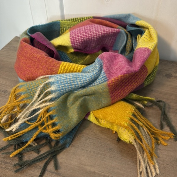 Multicolor Plaid Blanket Scarf Pashmina - super soft with tassels - Picture 1 of 5